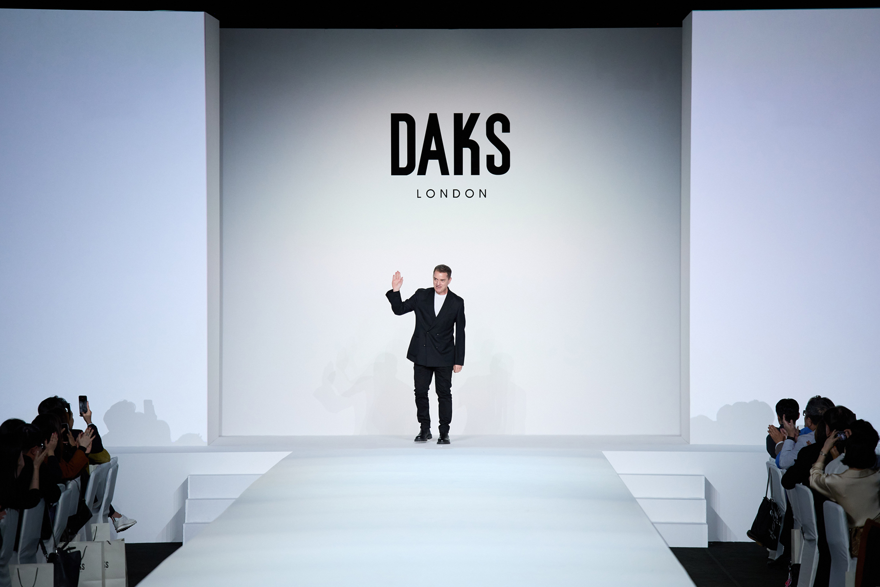 '131년 전통과 혁신 공존' 닥스, 세대 아우른 패션쇼 성황리에  3416-Image